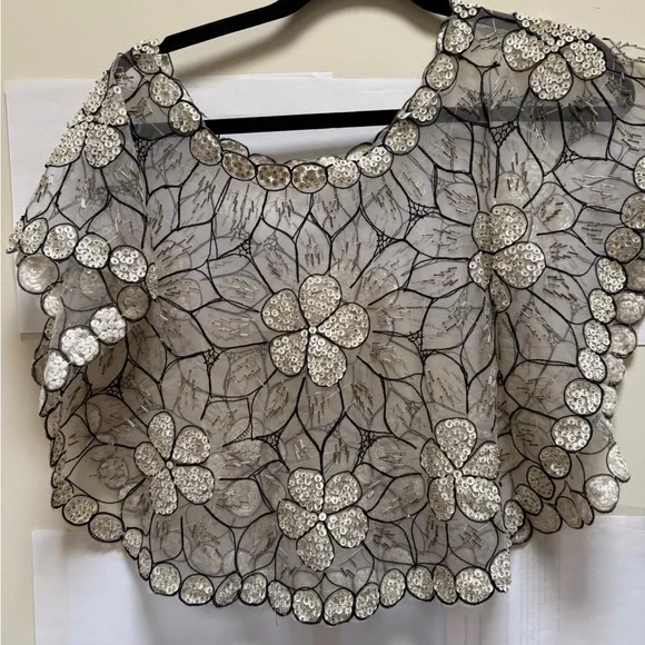 Source Unknown Black and Silver Floral Cape/Collar with lots of beading - Picture 3 of 9